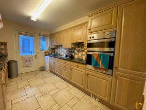Kitchen- click for photo gallery